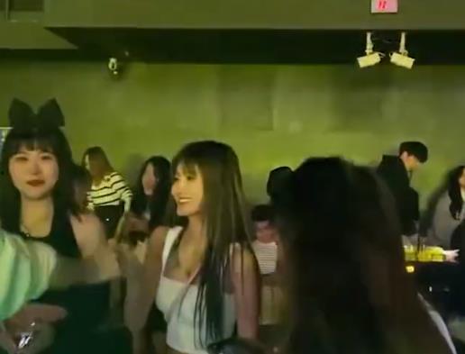 国产网友自拍偷拍,揭秘网络隐私边界  第2张